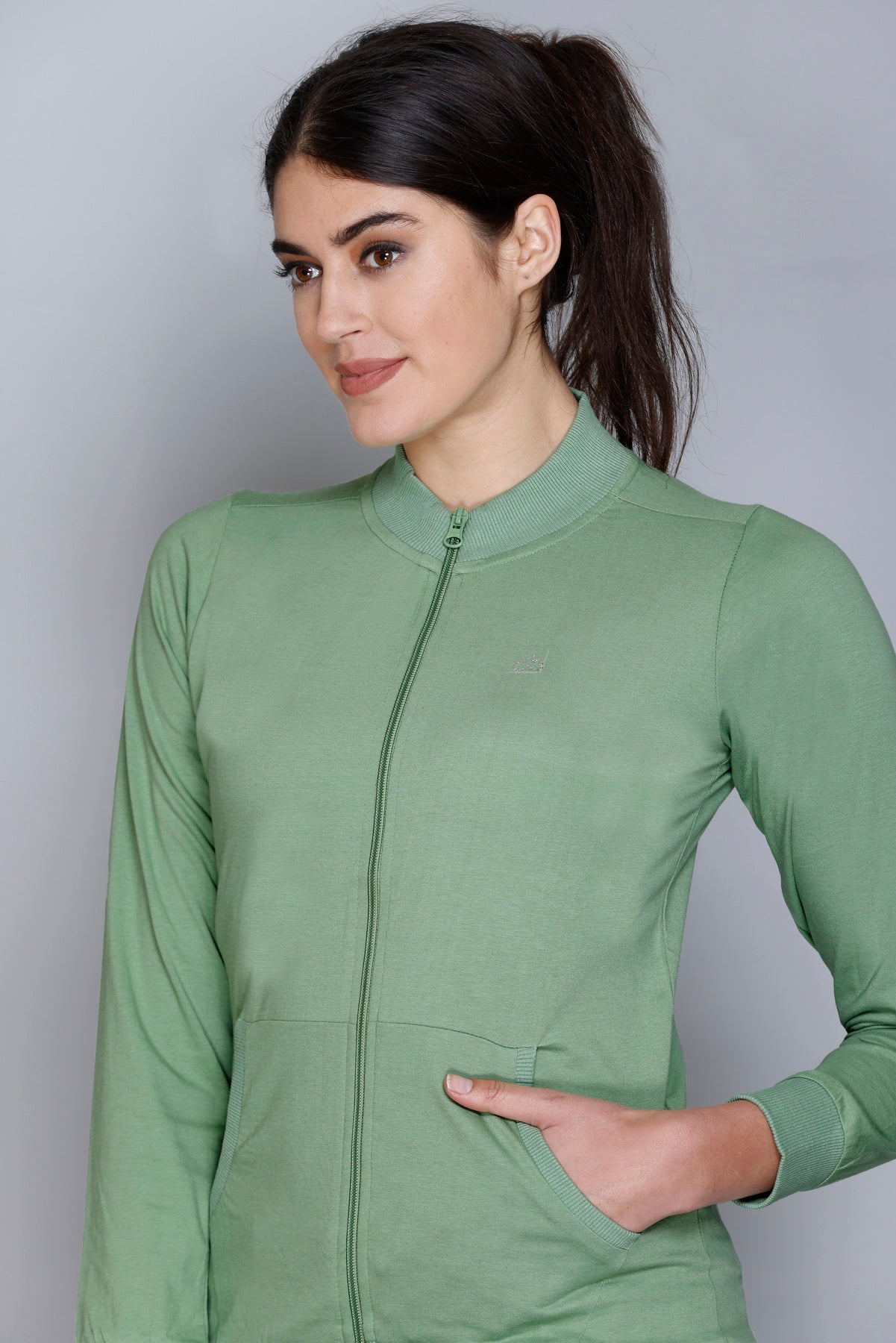 ANGELBELLS | Sun Protection With Standing Coller – Elegant & Cozy Everyday Layer