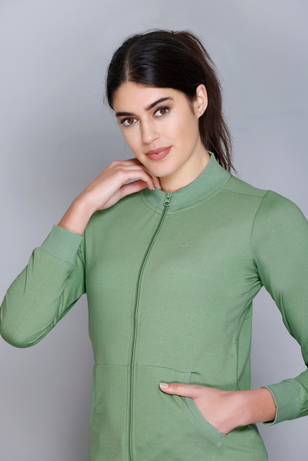 ANGELBELLS | Sun Protection With Standing Coller – Elegant & Cozy Everyday Layer