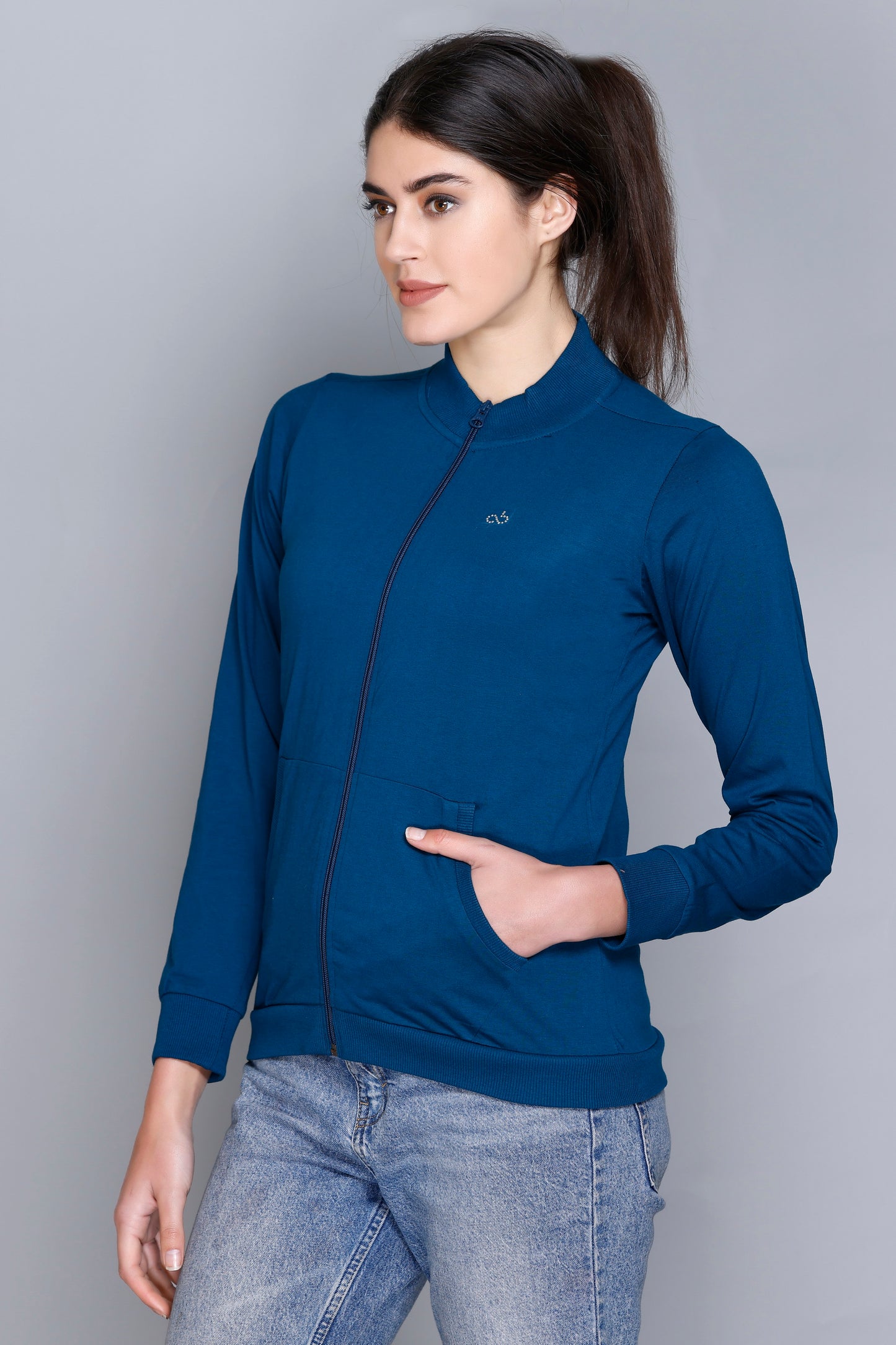 ANGELBELLS | Sun Protection With Standing Coller – Elegant & Cozy Everyday Layer