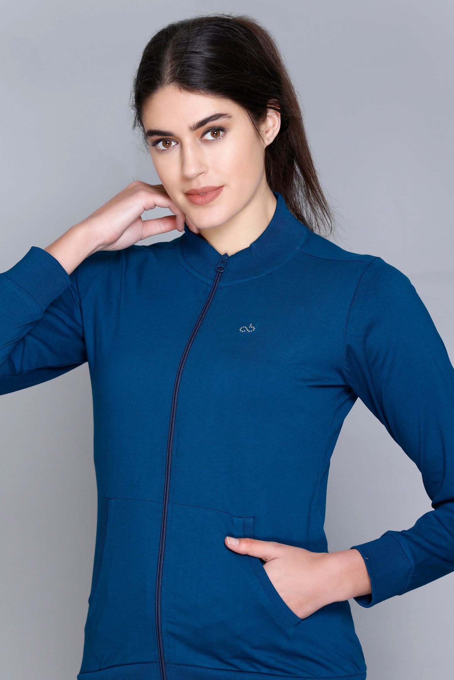 ANGELBELLS | Sun Protection With Standing Coller – Elegant & Cozy Everyday Layer